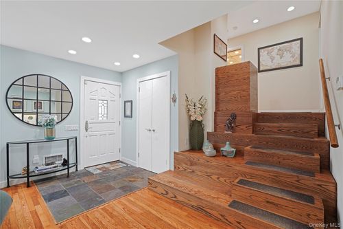 3 Birchwood Rd, White Plains, NY, 10605-4901 | Card Image