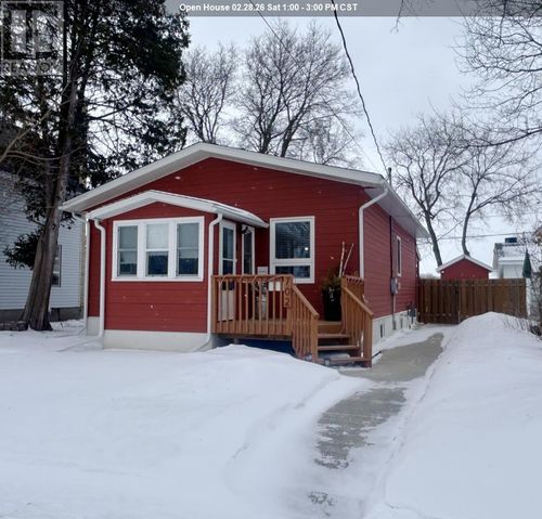 702 Armit Ave, Fort Frances, ON, P9A2J1 | Card Image