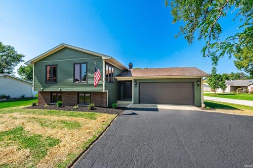 1107 N Hiawatha Dr, Syracuse, IN, 46567-2106 | Card Image
