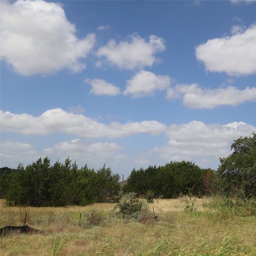 105 Mesones Road, Florence, TX, 76527 | Card Image