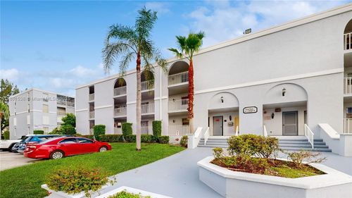 apt-302-661 N University Dr, Pembroke Pines, FL, 33024-6732 | Card Image