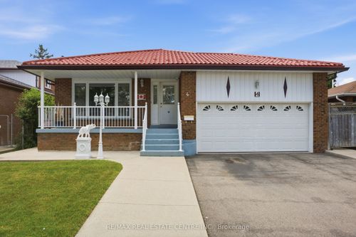 4 Manorcrest St, Brampton, ON, L6S2W9 | Card Image