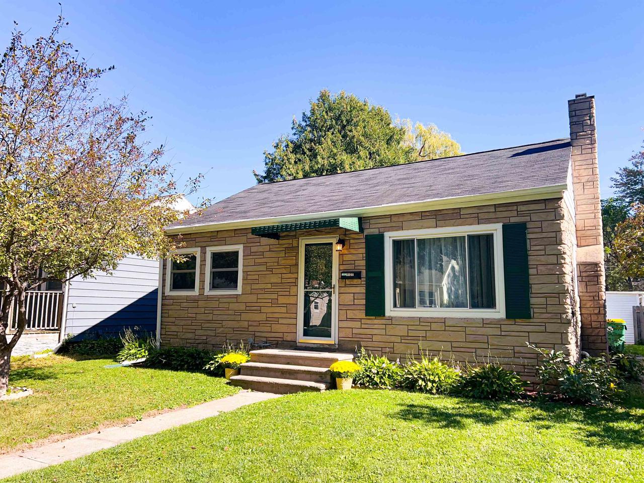 Greenwood Ave, Green Bay, WI 54304