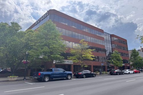 510-560-300 E Main Street, Lexington, KY, 40507 | Card Image