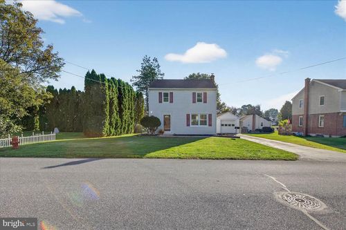 115 Redwood Dr, LANCASTER, PA, 17603-4405 | Card Image