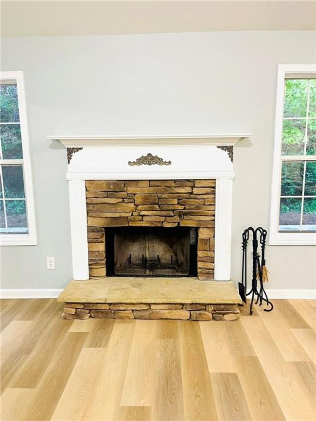 7675 Lanier View Rdg, House other with 3 bedrooms, 2 bathrooms and 2 parking in Cumming GA | Image 21