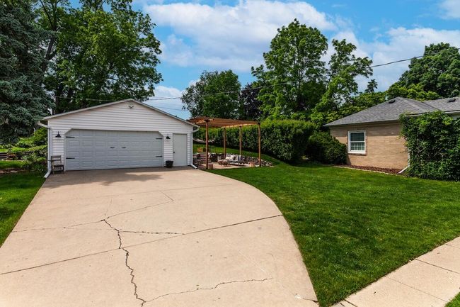 231 Glenview Ave, House other with 3 bedrooms, 2 bathrooms and null parking in Wauwatosa WI | Image 36