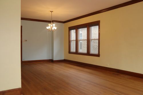 5515 W Henderson St, CHICAGO, IL, 60641-4136 | Card Image