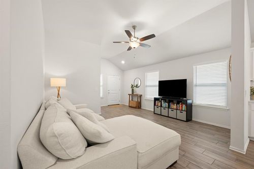 19904 Taggert Drive, Edmond, OK, 73012 | Card Image