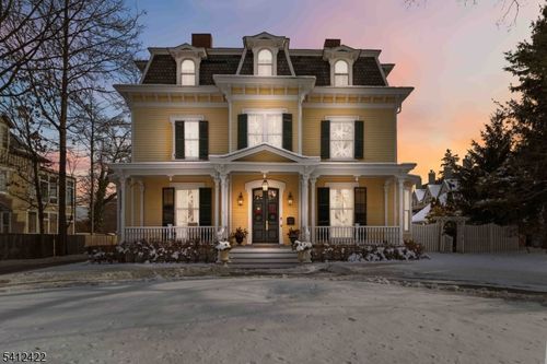 21 Franklin Pl, Morristown, NJ, 07960-5304 | Card Image