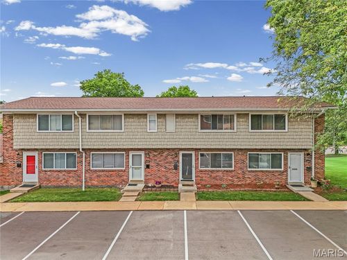 10694 Carroll Wood Way, Saint Louis, MO, 63128-1317 | Card Image