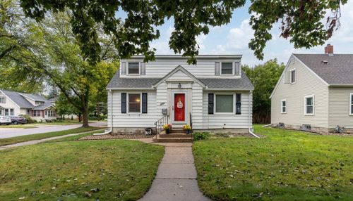 1204 N 4th St, Mankato, MN, 56001-3204 | Card Image