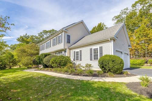 11 Heron Ln, Hopedale, MA, 01747-1442 | Card Image