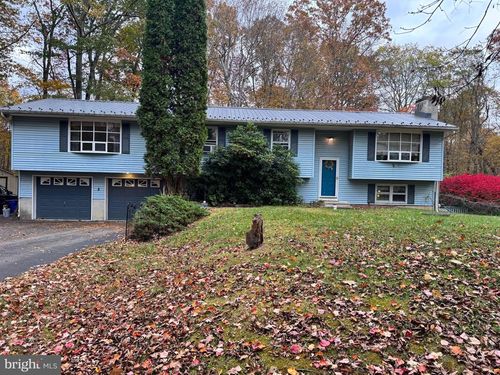 1117 Shagbark Ln, Stroudsburg, PA, 18360-7047 | Card Image