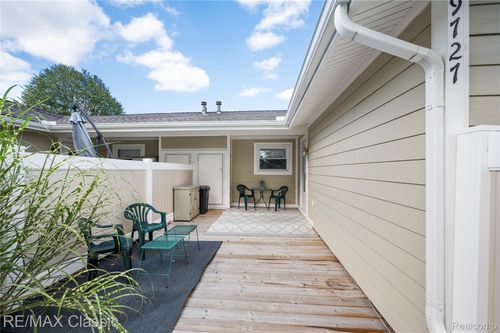 39727 Village Wood Ln, Novi, MI, 48375-4554 | Card Image