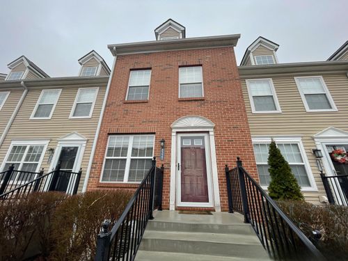 8322 Bruntsfield Rd, Columbus, OH, 43235-5061 | Card Image