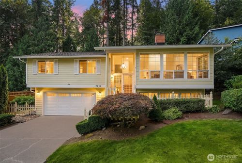 17101 Ne 28th Pl, Bellevue, WA, 98008-2148 | Card Image