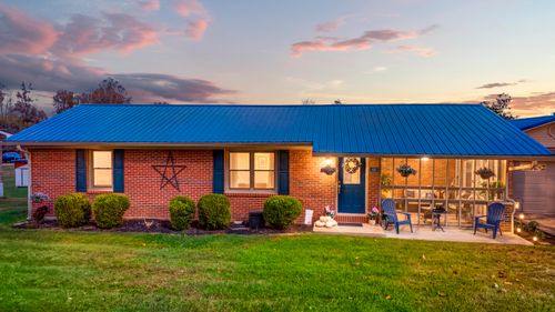 48 Meadow Dr, Stanton, KY, 40380-2201 | Card Image