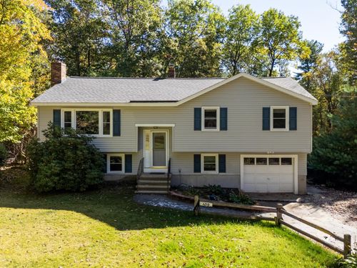 439 Pendleton Ln, Londonderry, NH, 03053-4607 | Card Image