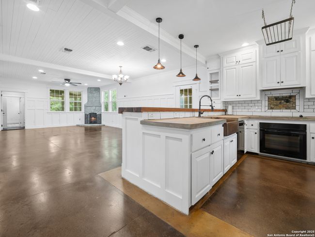 671 Cypress Pass Rd, House other with 3 bedrooms, 2 bathrooms and null parking in Spring Branch TX | Image 6