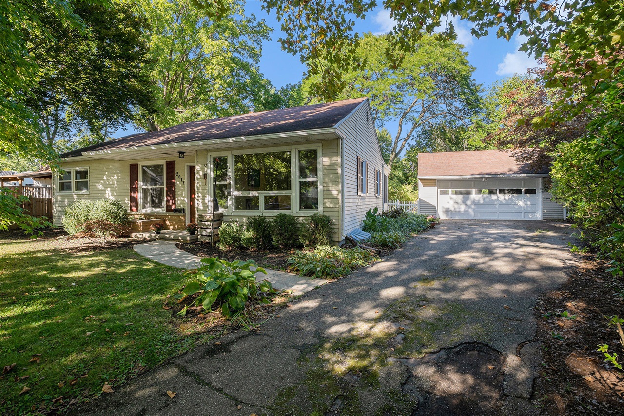 Anderson Ct, Ann Arbor, MI 48104