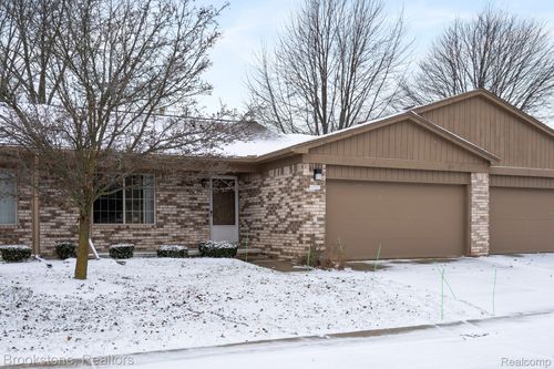 41505 Clinton Grove Dr, Clinton Twp, MI, 48038-2028 | Card Image