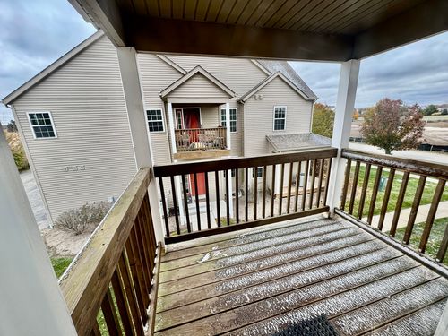 651-651 Stonegate Dr, Sycamore, IL, 60178-8943 | Card Image