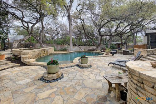 664 California Blvd, New Braunfels, TX, 78130-5215 | Card Image