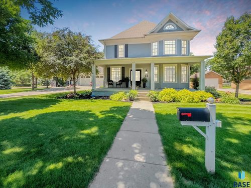 307 S 6th St, Beresford, SD, 57004-2123 | Card Image