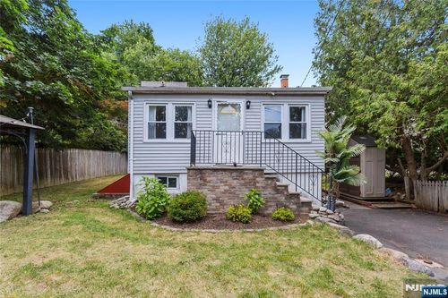 1 Highland Ave, West Milford, NJ, 07480-3804 | Card Image