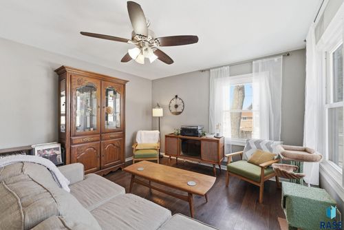 519 N Saint Paul Ave, Sioux Falls, SD, 57103-1022 | Card Image