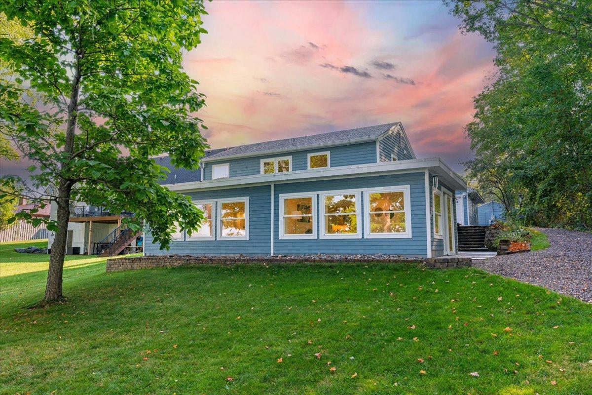 Signe St, Lindstrom, MN 55045