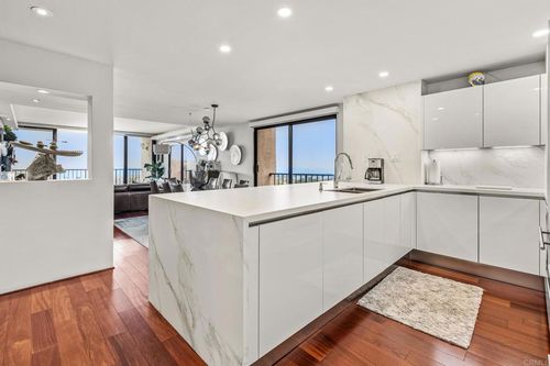 unit-805-2500 Torrey Pines Rd, La Jolla, CA, 92037-3416 | Card Image