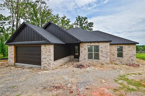 685 Woodlands Dr, Tahlequah, OK, 74464 | Card Image