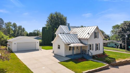 1708-401 15th St, Baraboo, WI, 53913-1408 | Card Image