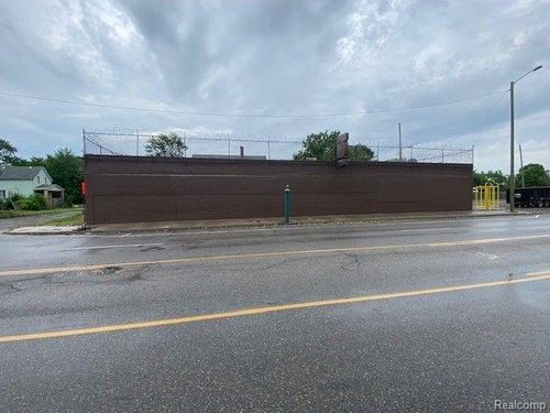 8330 Harper Ave, Detroit, MI, 48213-2514 | Card Image