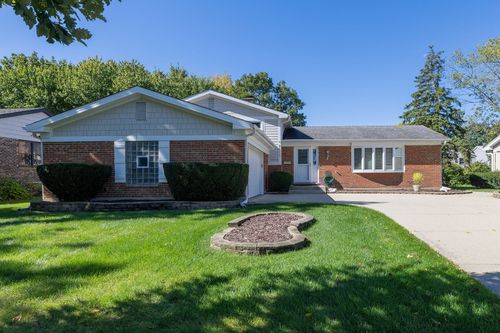 2612 N Waterman Ave, Arlington Heights, IL, 60004-2260 | Card Image