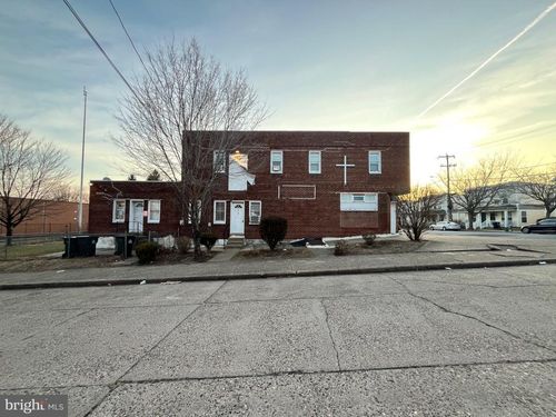 3001 W 10th St, CHESTER, PA, 19013-1606 | Card Image