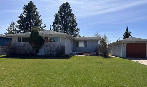 605 4 Avenue, Fox Creek, AB, T0H1P0 | Card Image