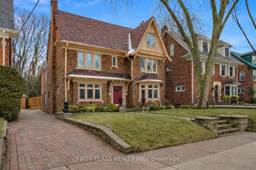 80 Douglas Dr, Toronto, ON, M4W2B4 | Card Image