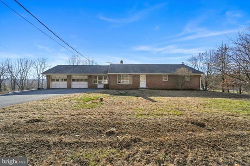 3137 E Galen Hall Rd, REINHOLDS, PA, 17569-9096 | Card Image