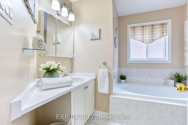 35 Stevenson St, House attached with 5 bedrooms, 3 bathrooms and 2 parking in Ancaster ON | Image 21