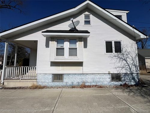 22814 Lake Way, Farmington, MI, 48336-3210 | Card Image