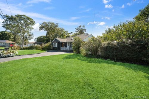 21 Larry Rd, Selden, NY, 11784-2307 | Card Image
