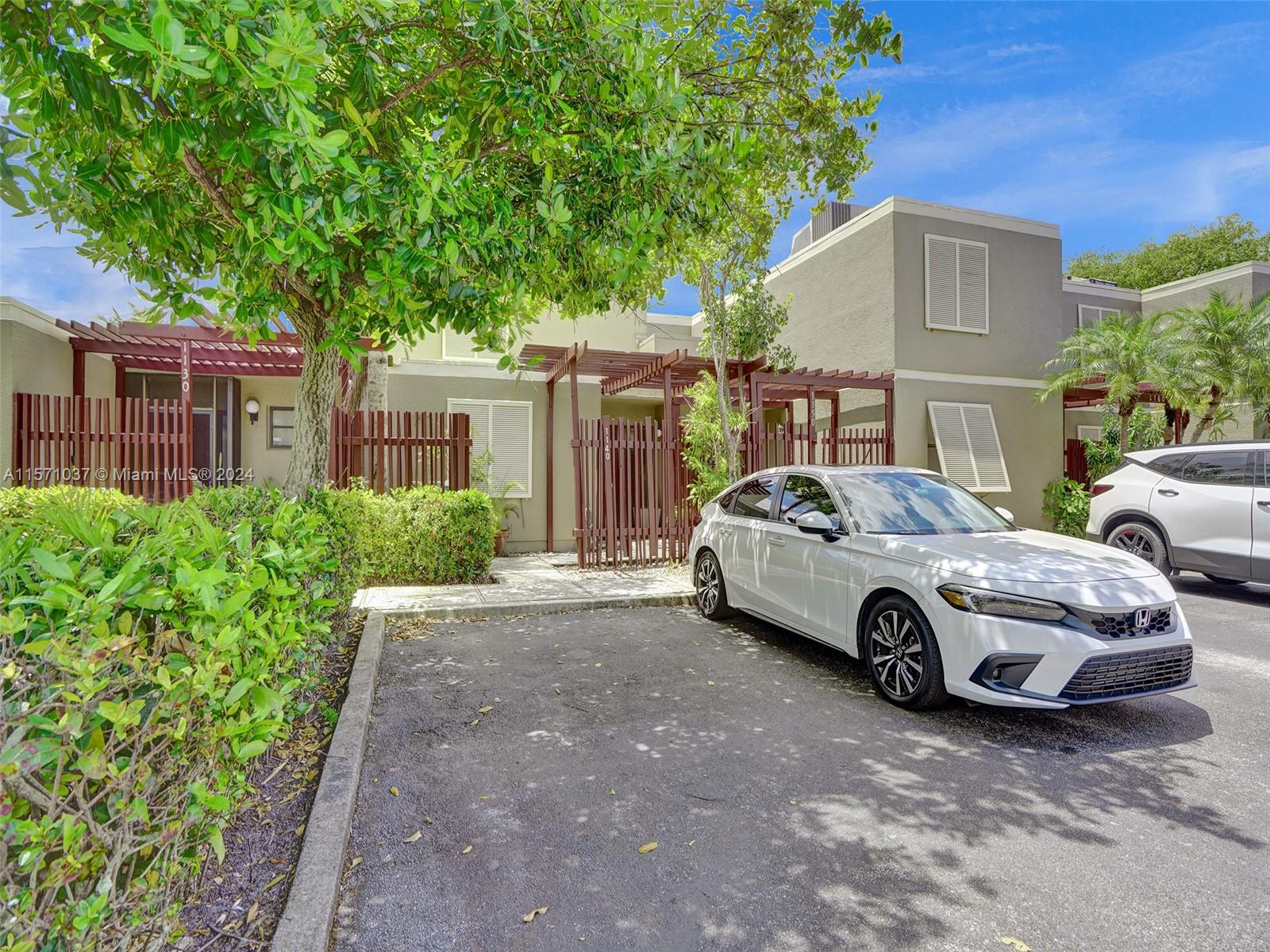 Windward Dr, Pembroke Pines, FL 33026