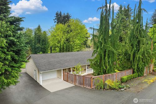 7547 Ne 200th St, Kenmore, WA, 98028-2053 | Card Image
