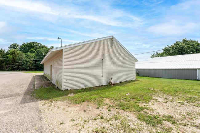938 Doster Rd, Home with 0 bedrooms, 1 bathrooms and 35 parking in Plainwell MI | Image 31