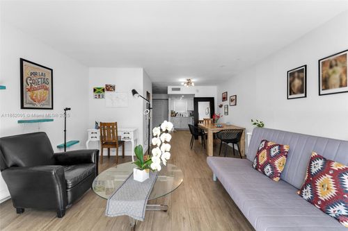 apt-a204-20 Nw 87th Ave, Miami, FL, 33172-4596 | Card Image