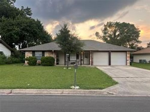 705 Central Dr, Georgetown, TX, 78628-2936 | Card Image