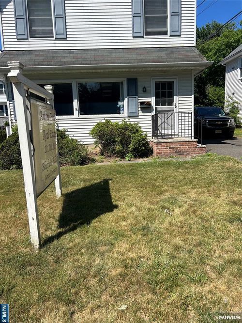 14 Elm St, Harrington Park, NJ, 07640-1902 | Card Image